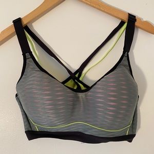 Victoria Secret - Sports Bra